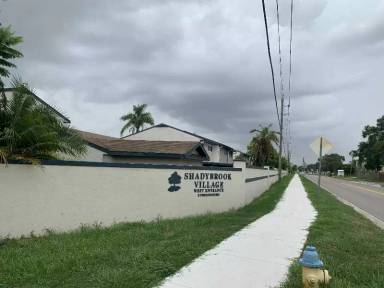 Main picture of 1084 Longfellow Cir