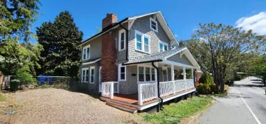Main picture of 135 Hilliard Ave