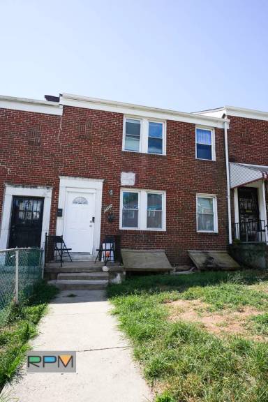 Main picture of 3707 W Franklin St