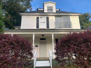 Main picture of 816 Maple Ave SW