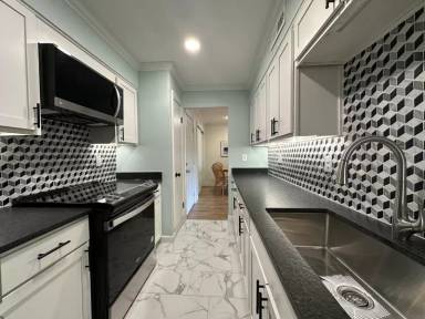 Main picture of 1855 Poplar Woods Cir W