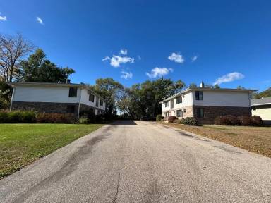 Main picture of 2612 Robinson Dr