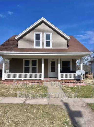Main picture of 230 Lewis St