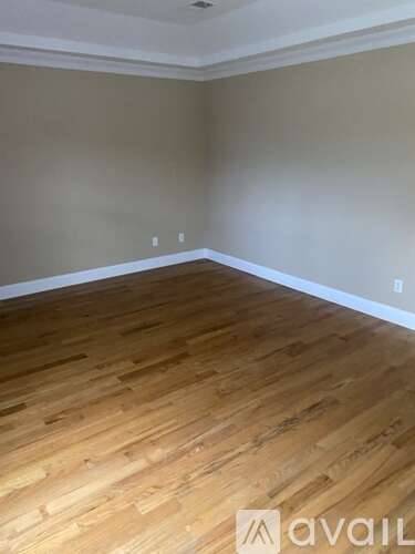 Main picture of 425 Russell Pl