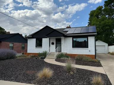 Main picture of 2243 E Hollywood Ave