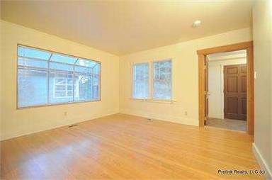Main picture of 5319 9th Ave NE