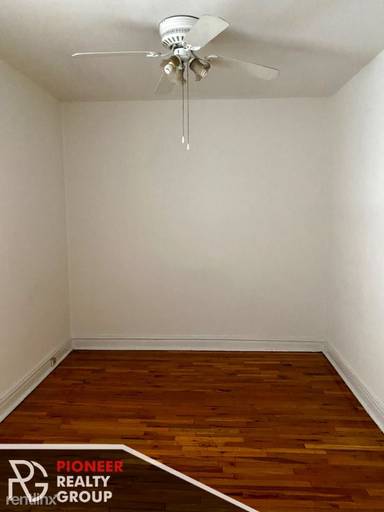 Main picture of 3521-29 N Broadway Apartments
