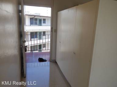 Main picture of 810 University Ave