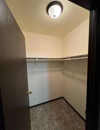 Main picture of 1686 Shawano Ave