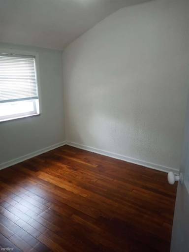 Main picture of 1226 Album St