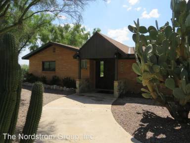 Main picture of 4830 E Camino La Brinca