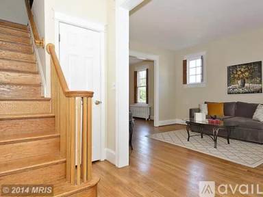 Main picture of 3746 Benton St NW