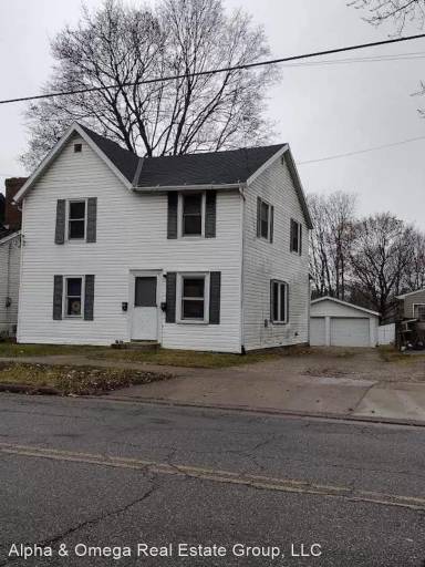 Main picture of 37 W Smiley Ave