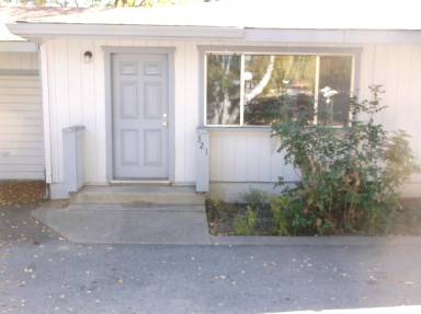 Main picture of 321 Collier Way