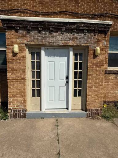 Main picture of 310 E Pine St