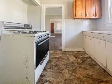 Main picture of 1220 W 1st St