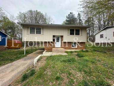 Main picture of 1531 Marble St