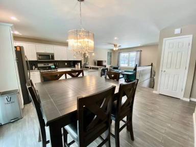 Main picture of 8 Hathorn Blvd