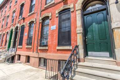 Main picture of 3923 Pine St