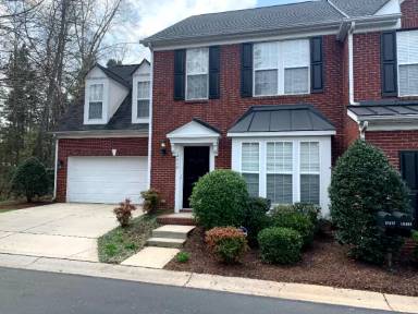Main picture of 10412 Berkeley Woods Ln