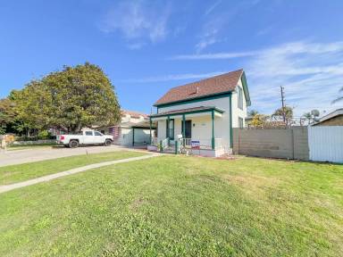Main picture of 10802 Chestnut St