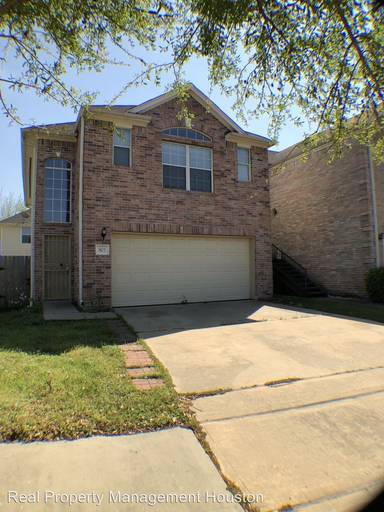Main picture of 803 Green Pines Frst
