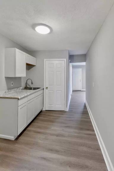 Main picture of 61 Thorp St