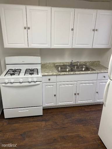 Main picture of 1946 N Wilmot Ave