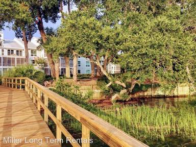Main picture of 71 Skull Creek Dr