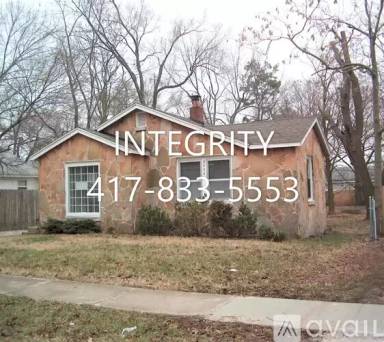 Main picture of 2406 W Olive St