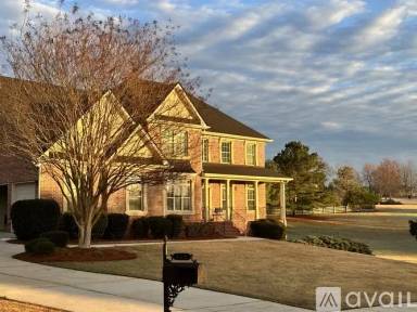Main picture of 328 Thistlewood Run