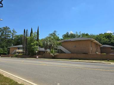 Main picture of 457 White Dr