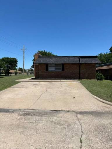 Main picture of 6617 NW Denver Ave