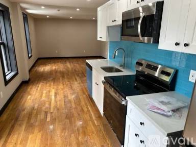 Main picture of 99 Ferry St