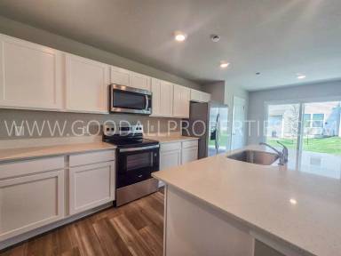 Main picture of 3595 Pershing Ln
