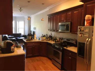 Main picture of 1089 Beacon St