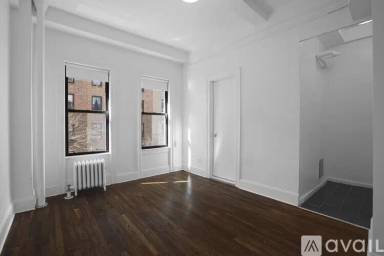 Main picture of 11 W 69th St