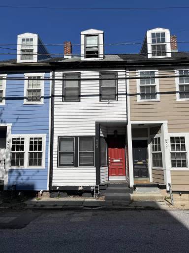 Main picture of 923 Bartine St
