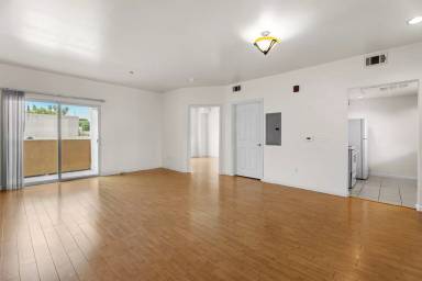 Main picture of 411 S Garfield Ave