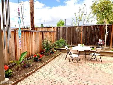 Main picture of 10051 Peninsula Ave
