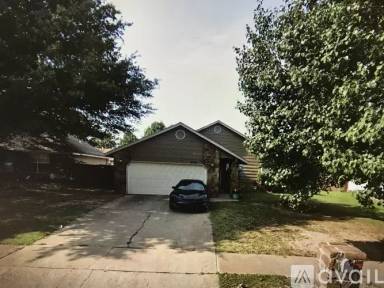 Main picture of 4504 W Oakland St