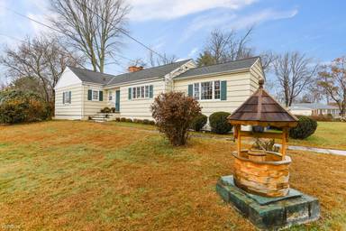 Main picture of 10 Barncroft Rd