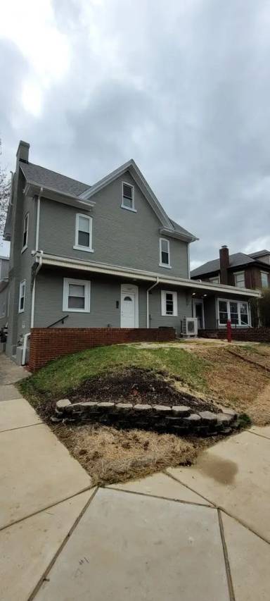 Main picture of 801 W Broad St