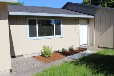Main picture of 2011 NE 10th Ave