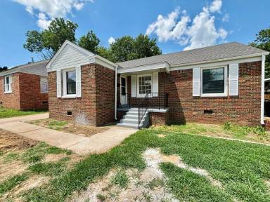 Main picture of 2325 NE 21st St
