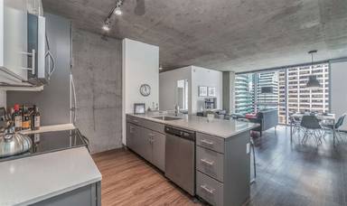 Main picture of 210 W Lake St