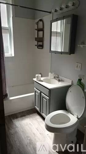Main picture of 5500 W Gladys Ave
