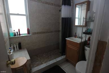 Main picture of 36 Brackett St