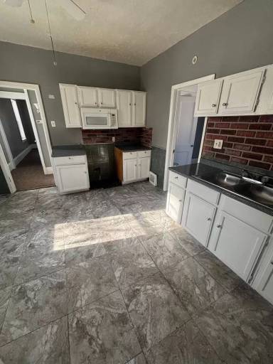 Main picture of 365 E 161st St