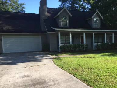 Main picture of 145 Robinson Loop